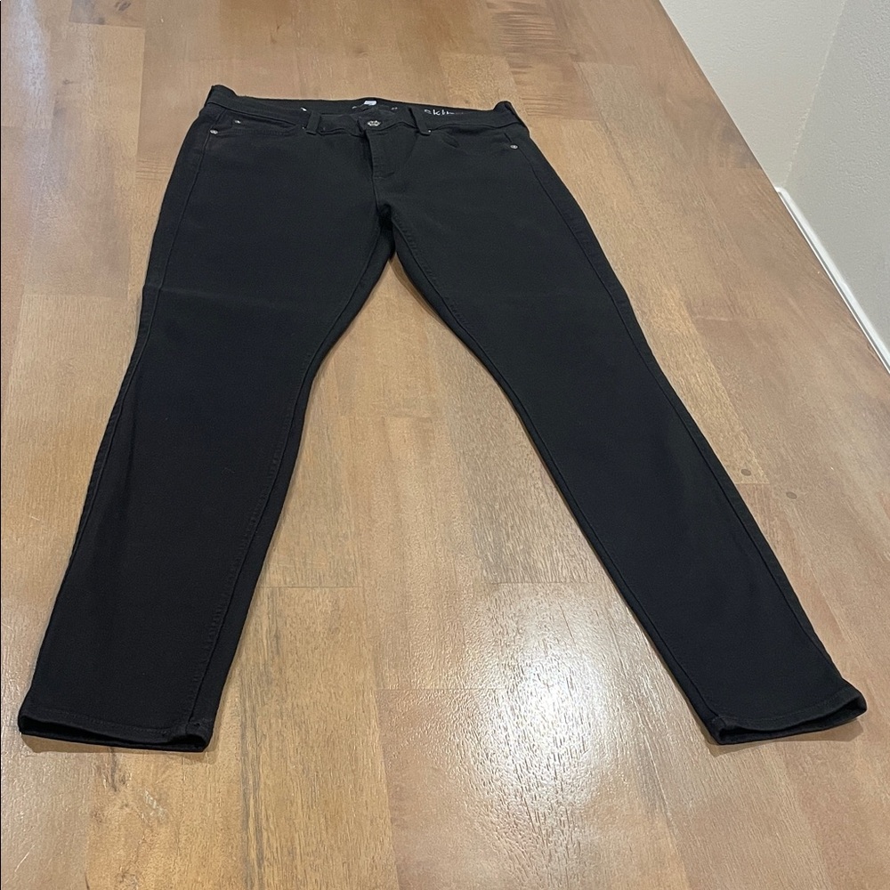 7 For All Mankind Women's Black Jeans. Size 29.